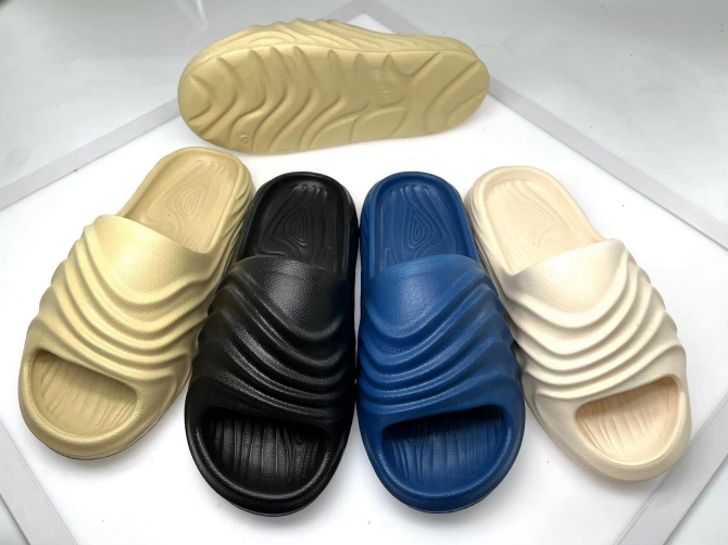 New slippersشبشب جديد