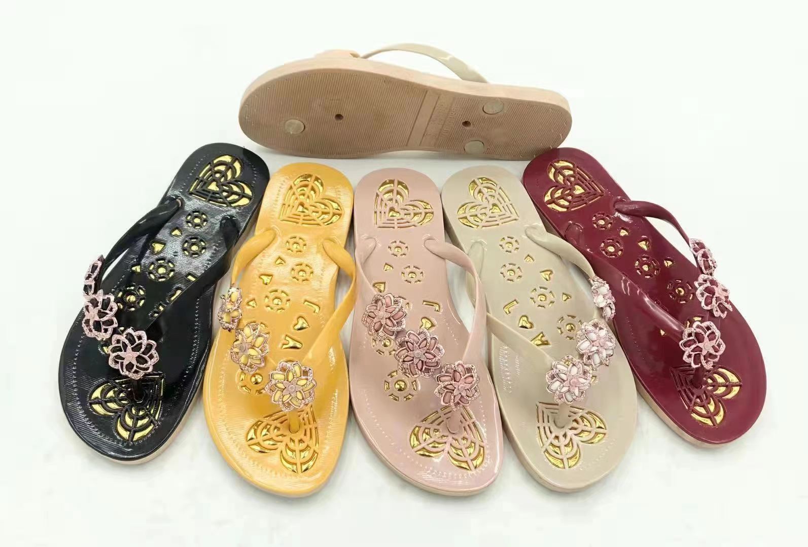 2021/4/9 New slippersموديلات الشحاطات   الجديد على تاريخ