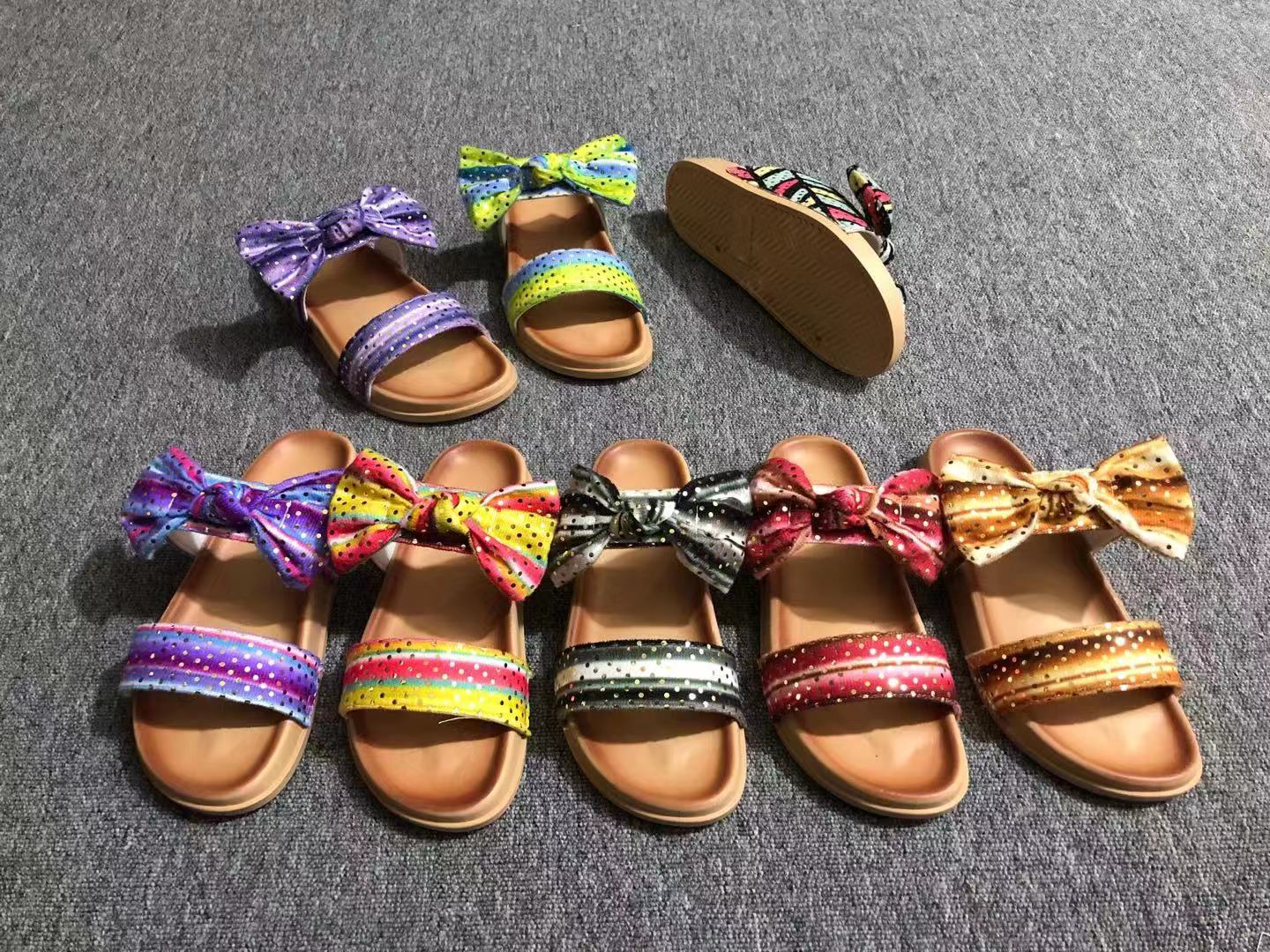 2021/4/14-1 New slippers  موديلات الشحاطات   الجديد على تاريخ