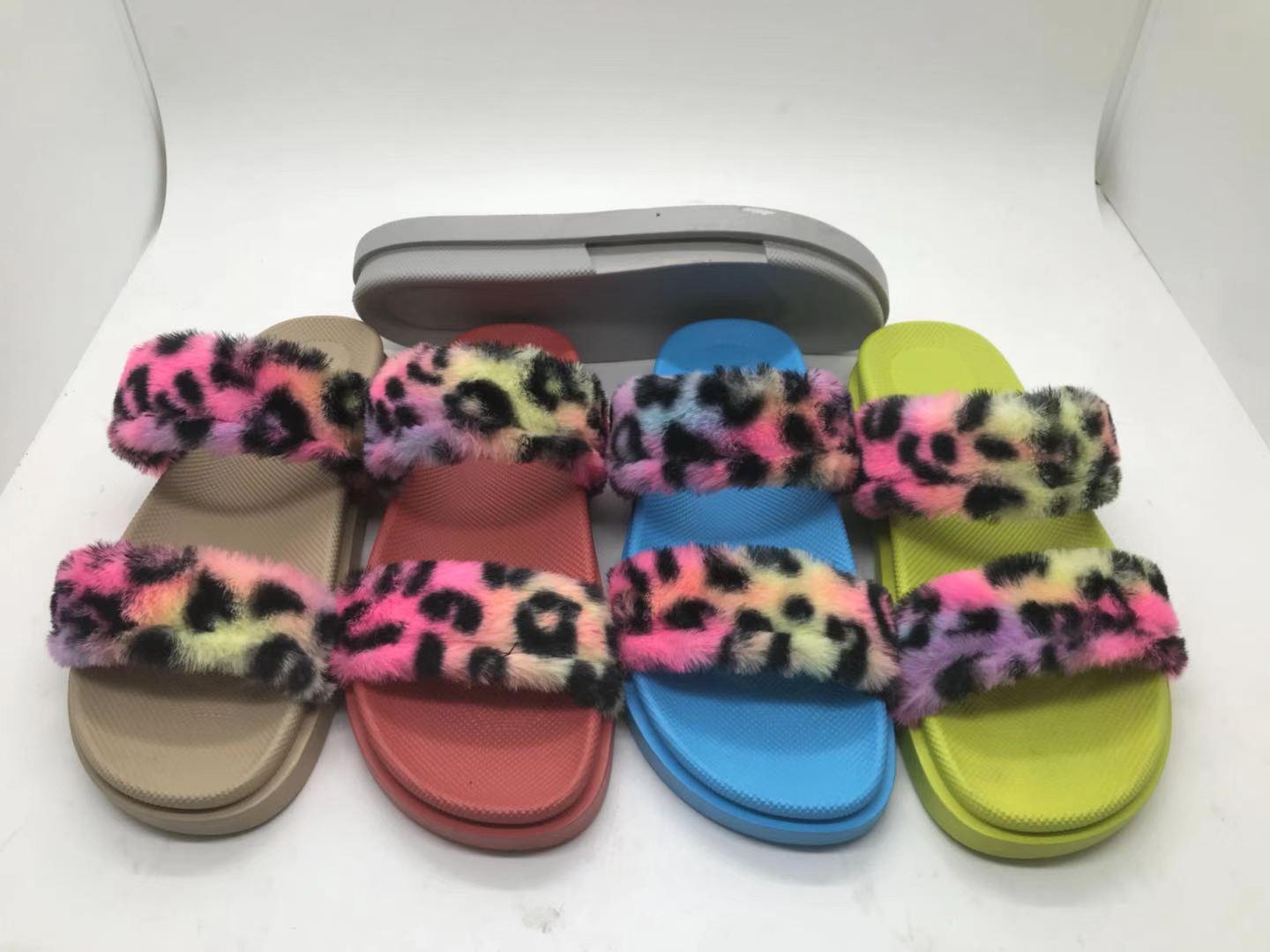 2021/4/5 New slippersموديلات الشحاطات   الجديد على تاريخ