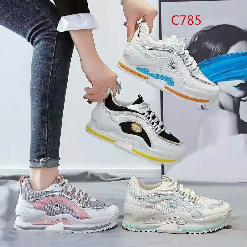 0415-4 أحذية الرياضية