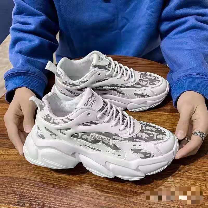 0429  أحذية الرياضية  STOCK(39-44)