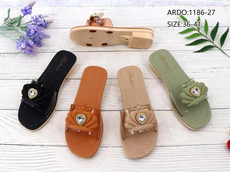 2021/4/15-2 New slippers  موديلات الشحاطات   الجديد على تاريخ