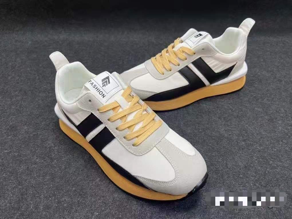 0429-2  أحذية الرياضية  STOCK(38-44)